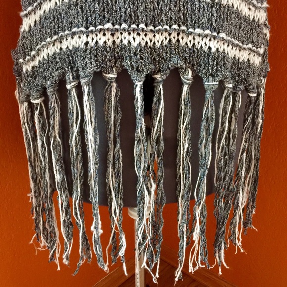 Free People Folksong Fringe Vest NWOT - Picture 4 of 10